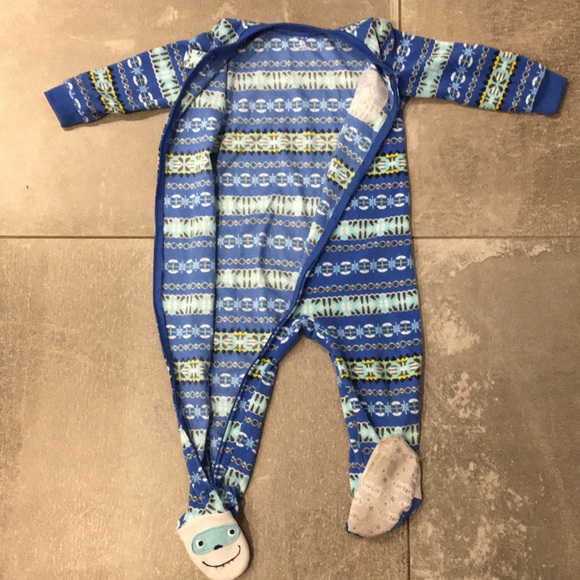 Winter Onesie Pj Bundle - Picture 5 of 9